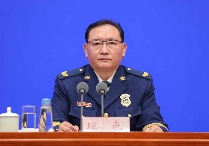男人和女人一起艹逼黄色视频软件应急部党组成员、消防救援局局长琼色出席新闻发布会